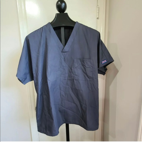 NWOT Cherokee Workwear Unisex One Pocket Pewter Gray Scrub Top Size Large - Picture 1 of 5